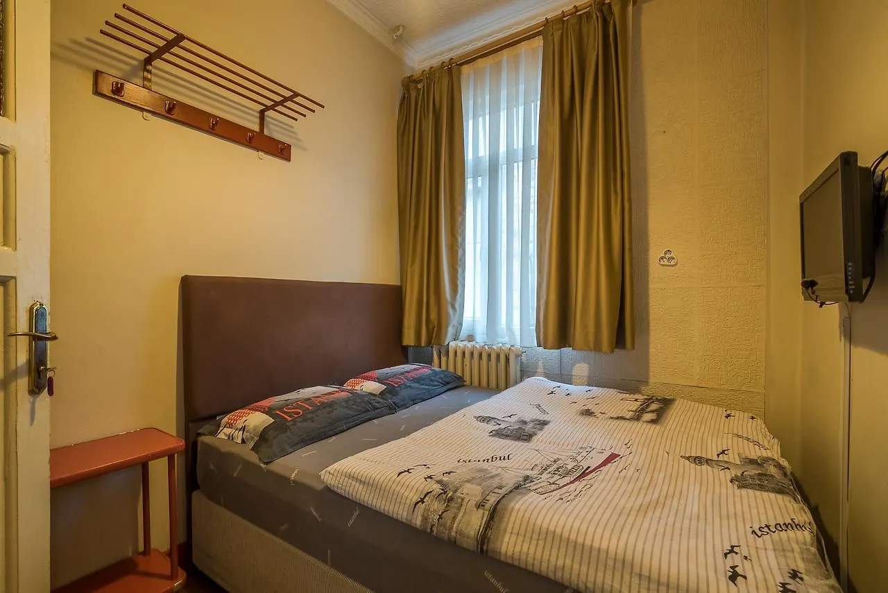 Erenler Hotel & Hostel 2*, Istanbul